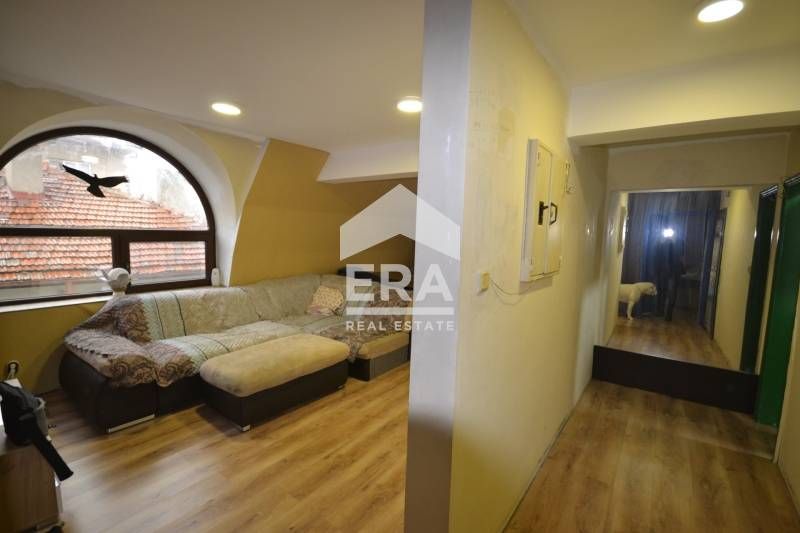 Продава се Тристаен апартамент в Хасково, Център - 97 кв.м за 947 €/кв.м - Снимка #4
