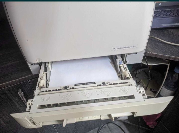 Принтер HP Color LaserJet CM1017 MFP
Принтер - копировальное устройств