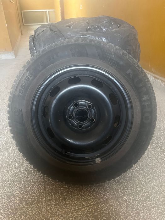 Зимни гуми с джанти 195/65/15
