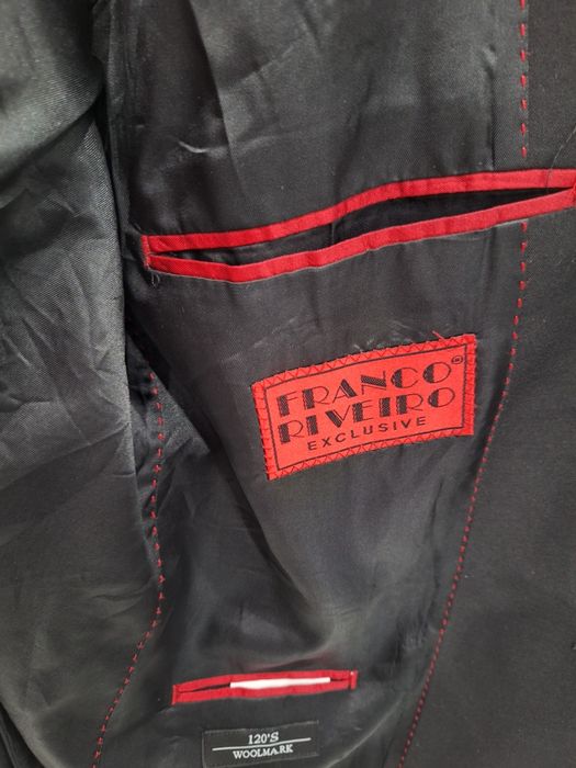 Абитуриентски костюм