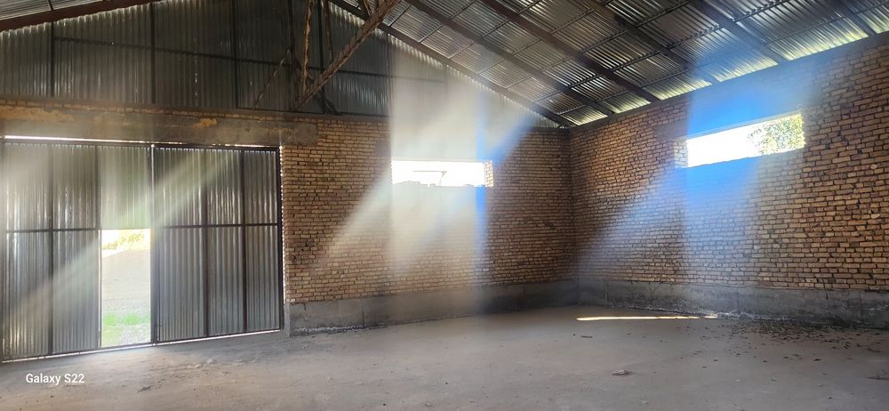 Тайёр здания сотилади 15метрга 15метр цех ва устахона килишга кулай жо