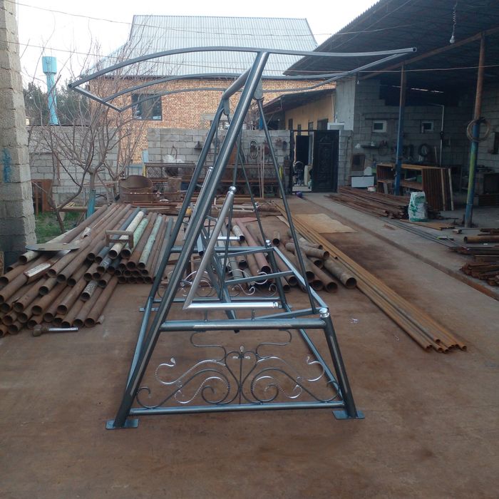 Качели лар сотувда