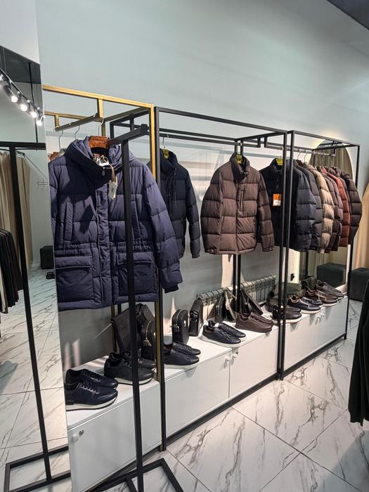 Моникени и стеляж