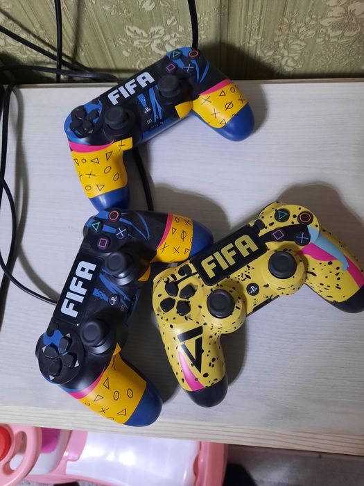 Продам сони плейстейшен 4