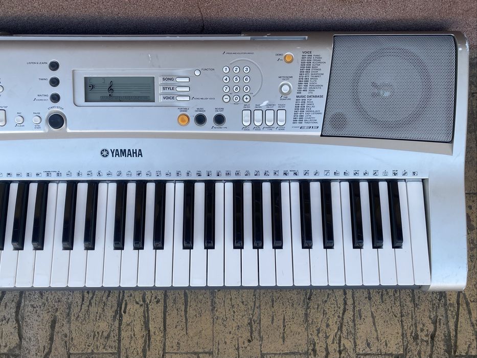 Yamaha PSR-E313  Yamaha