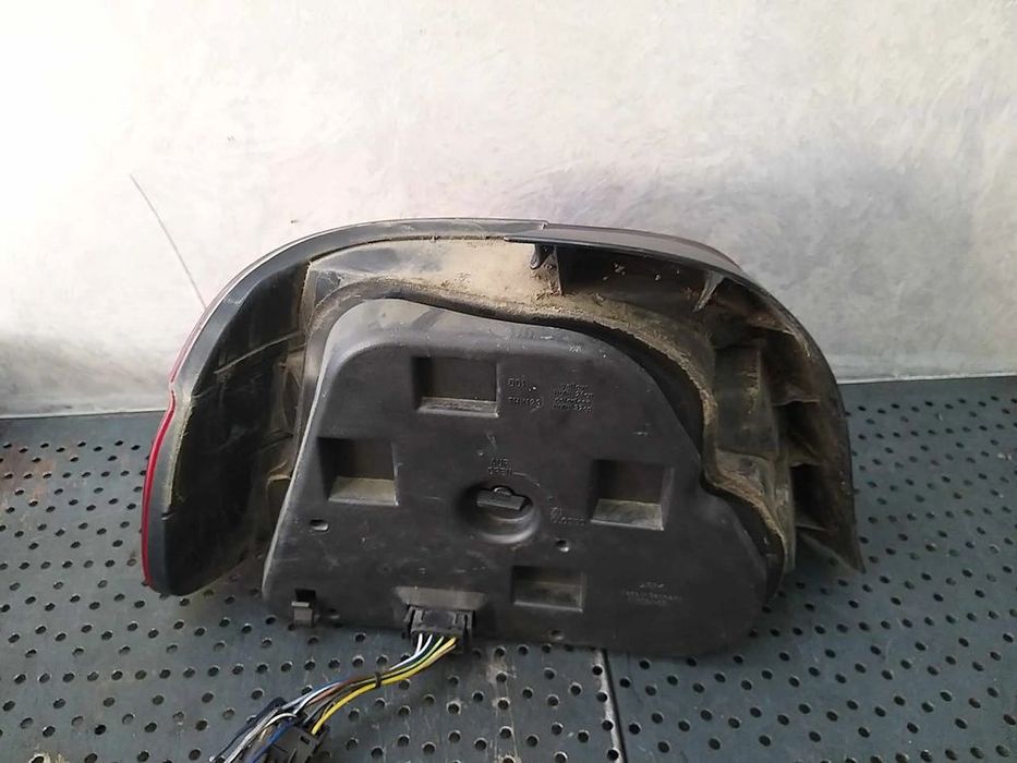Stop tripla lampa dreapta bmw seria 5 e39 8358032 2vp00724002
