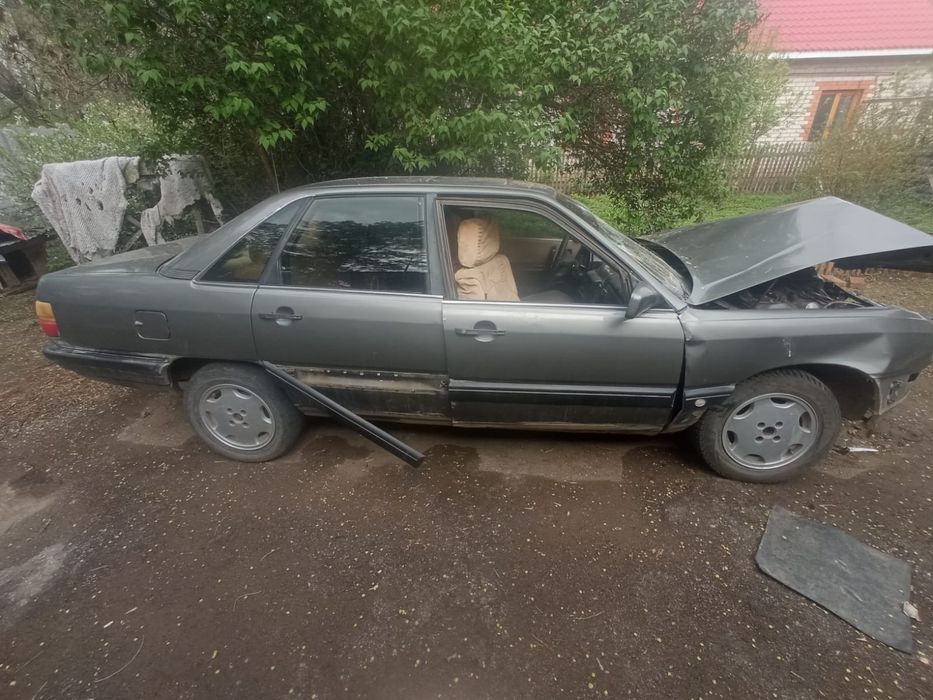 audi 100 на запчасти