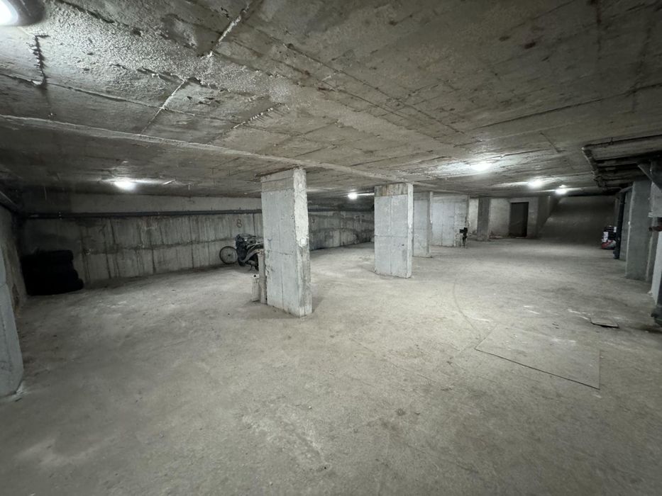 Продава се Гараж / Паркомясто в Бургас, Изгрев - 15 кв.м за 11334 €/кв.м - Снимка #1