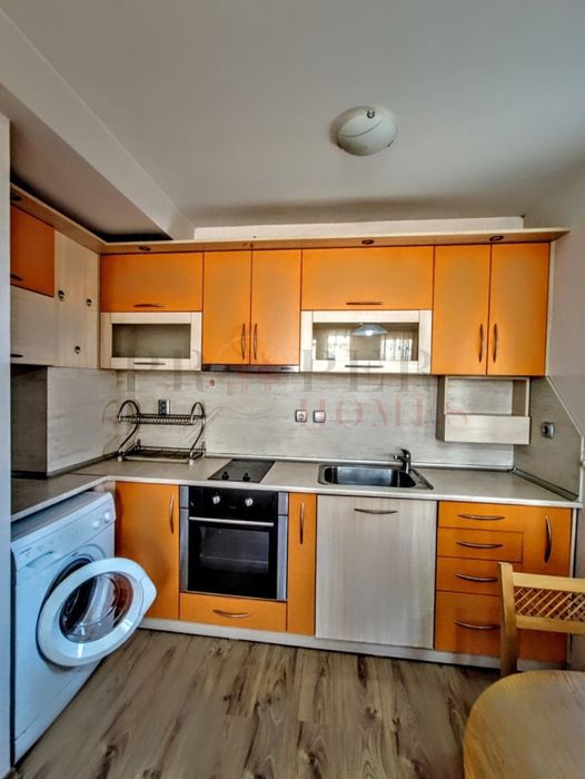 Дава се под наем Двустаен апартамент в Велико Търново, Център - 65 кв.м за 357 € - Снимка #2