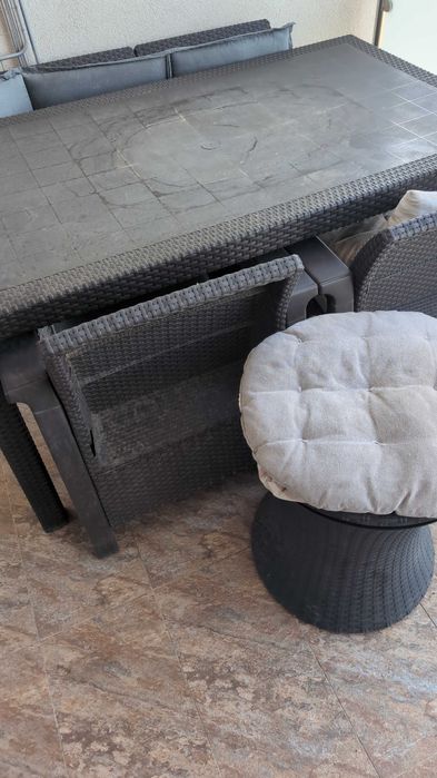 Masa + scaune + bancuta + măsuță buturi pentru terasa - OFERTA
