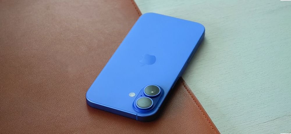 Продам IPHONE 16 256гб