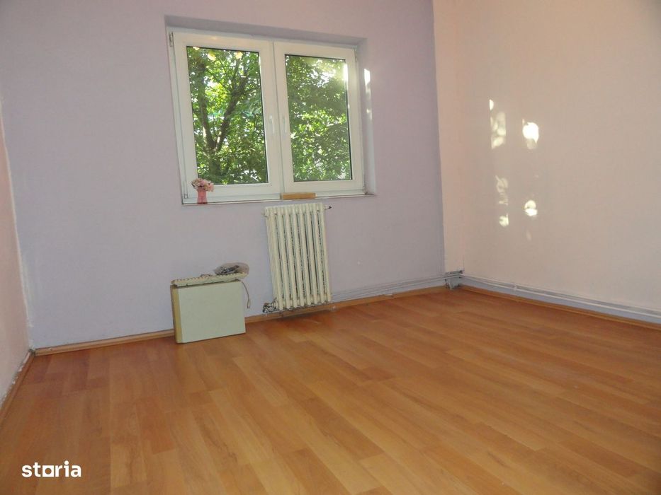 Apartament 4 camere, 2 bai. 2 balcoane, etaj 3 Micalaca - Miorita 93mp