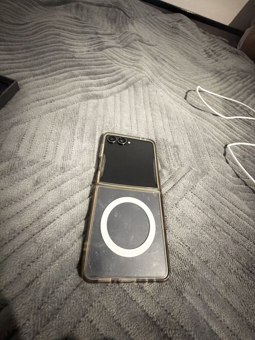 Продам Samsung Z Flip7