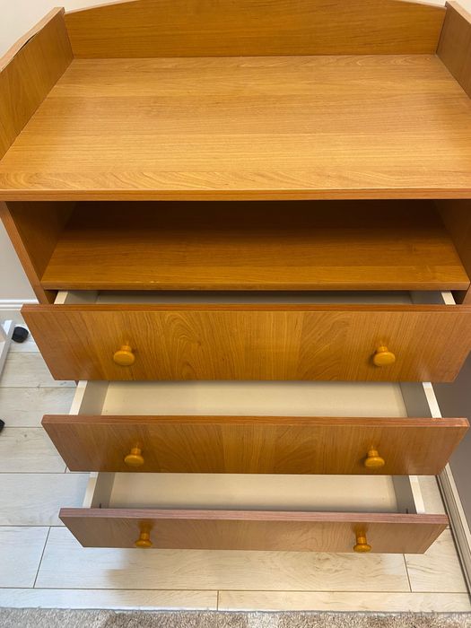 Пеленальный столик