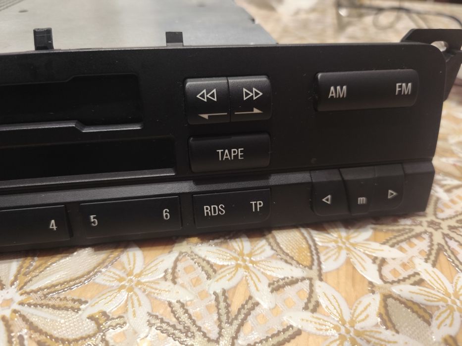 Радио касетофон за автомобил. Clarion CRN 37 и BMW reverse (PHILIPS)