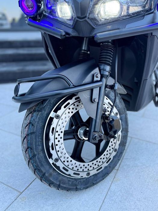 Elektron skuter 1500W, 70 km/soat, 100–120 km/zaryad