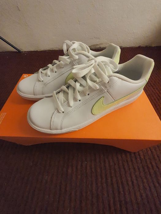 Adidași Nike Albi – NOI în Cutie  – Livrare din Italia