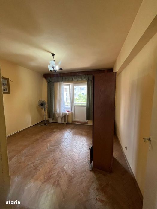 Apartament 4 camere 2 bai Central