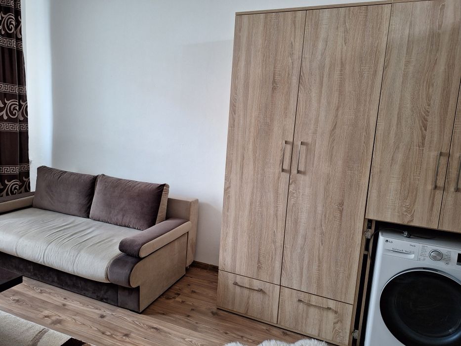 Vând garsonieră in spate la Mall Galați