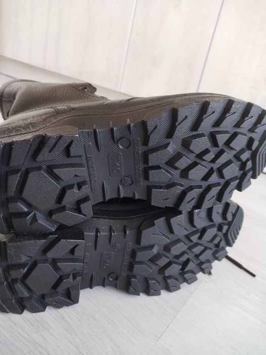 Продам берцы новые