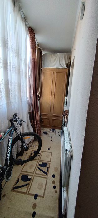 Юнусабад-18  1 ком, 3 этаж, кирпич. дом галерейного типа