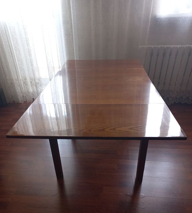 Продам стол раздвижной полированный