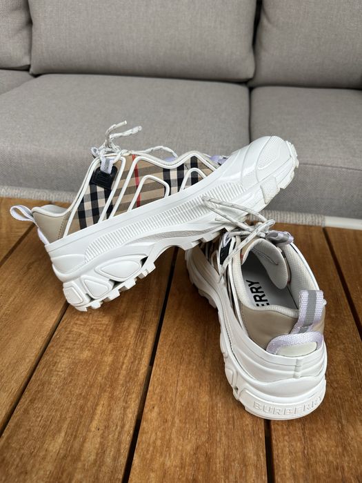 Burberry 100% оригинални обувки