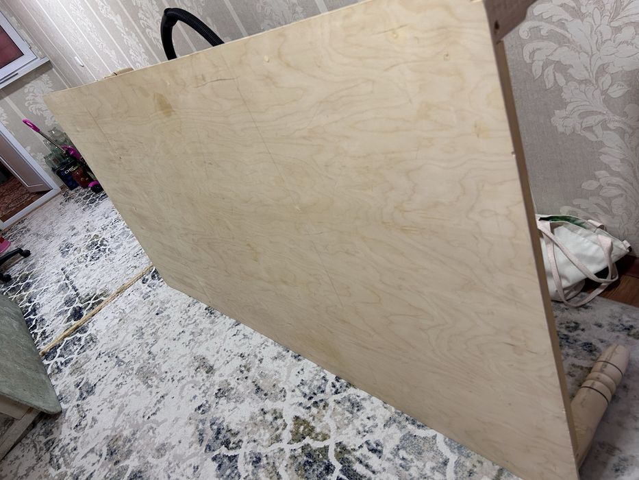 Продается стол 15000тг