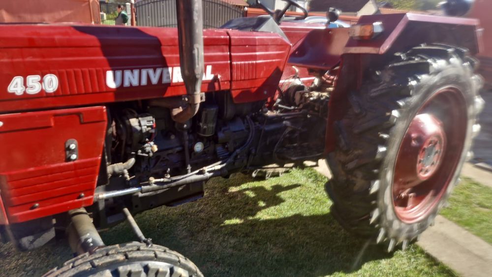 Tractor universal 450
