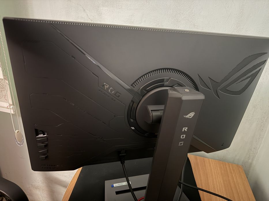 Vand Monitor Asus Rog