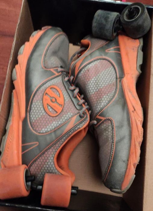 Продается красовкий Heelys 2 пары