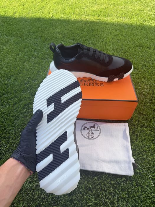 Sneakers Hermes disponibil in doua culori