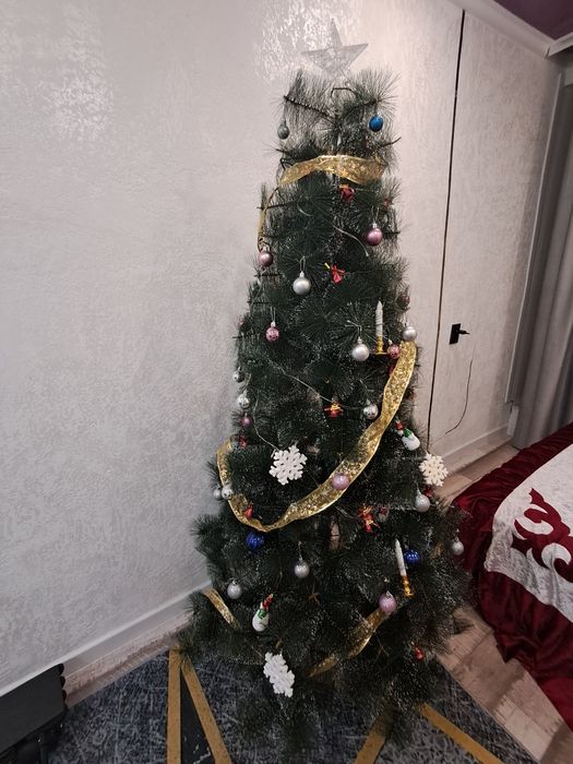 Продам ёлку 2.метра