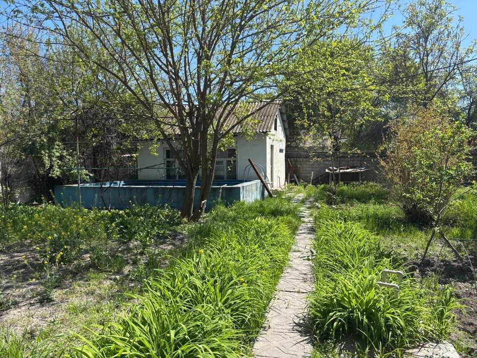 6 sotix dacha sotiladi
