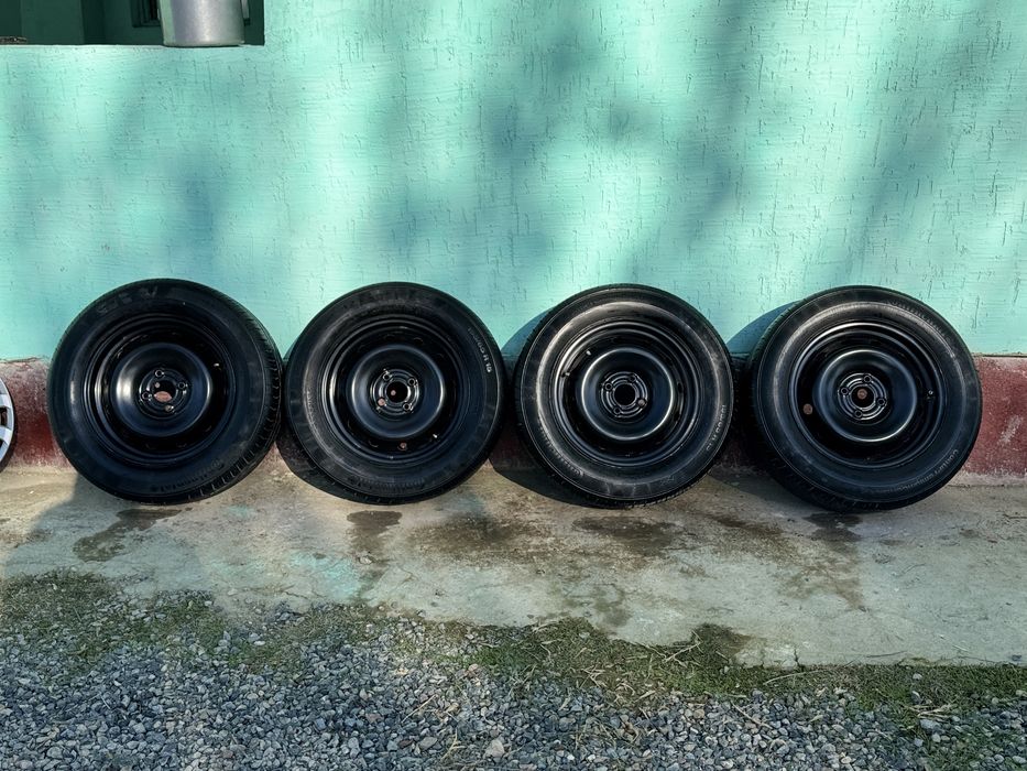 Штамаовный диск летный шинами