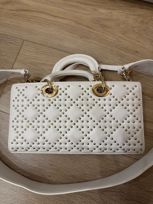 Dior Lambskin D Joy pearl studded чанта