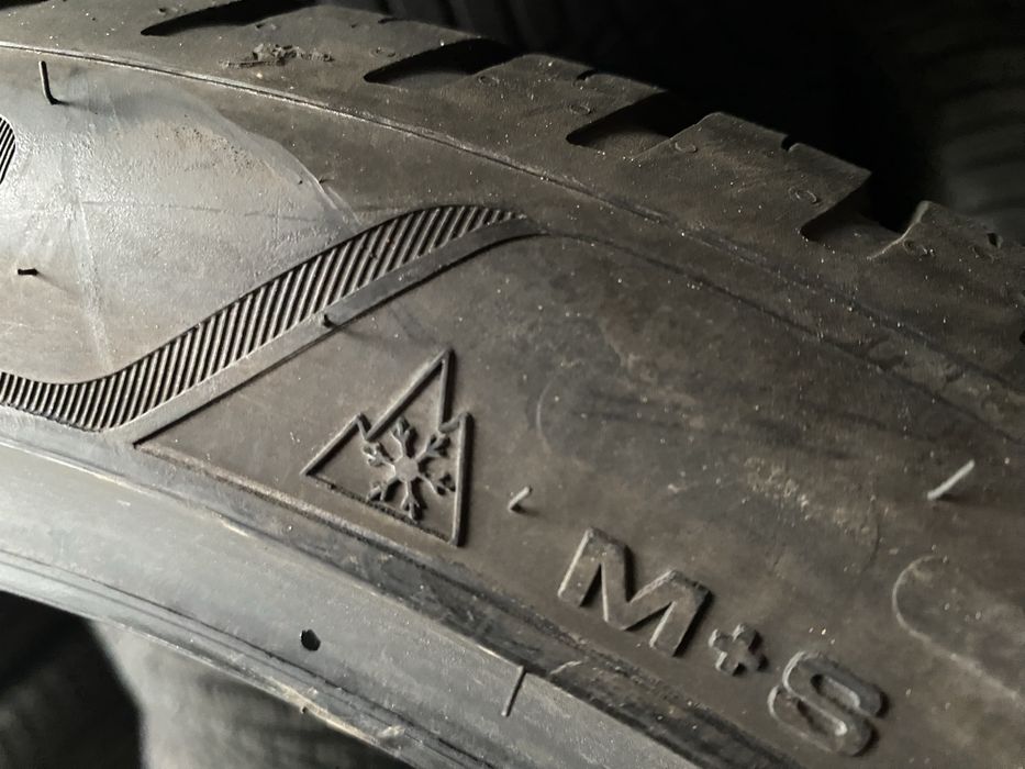 Шины 245/40/19 пара бу гудиер