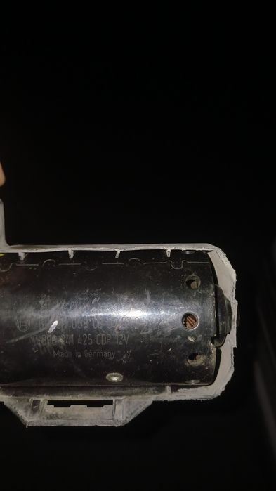 Продам моторчик дворник мерс 124