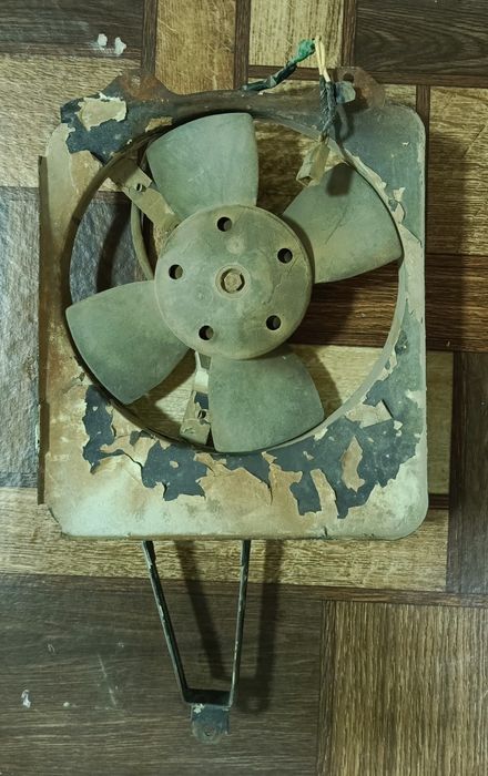 Vaz juguli radyatorni ventilator sotiladi