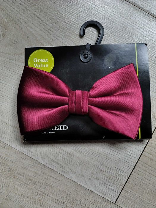 Papion Rosu Inchis pentru Bărbați – Rafinament și Eleganță