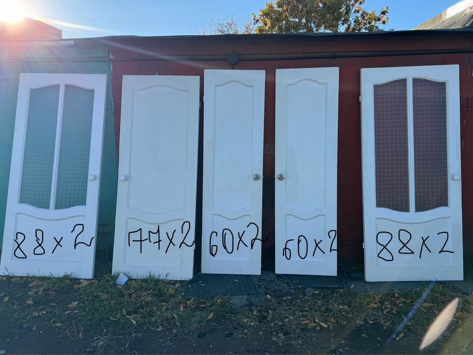 Продам межкомнатные двери б/у