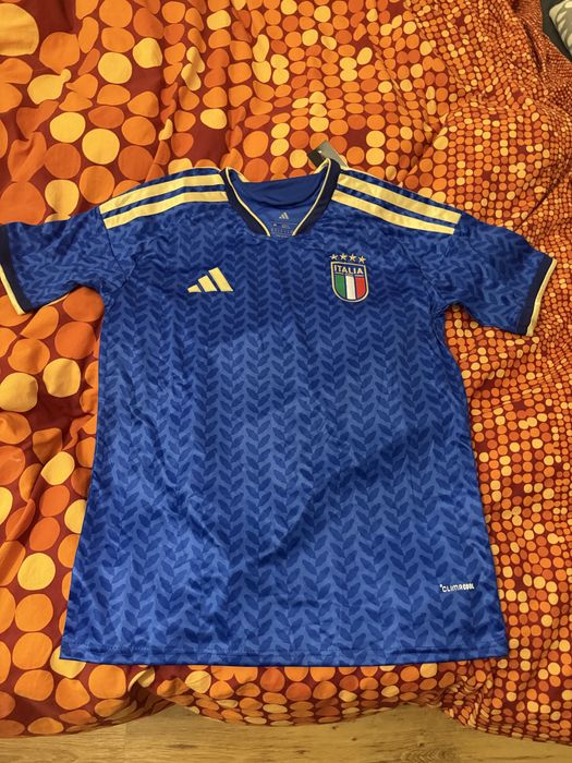Tricou italia.