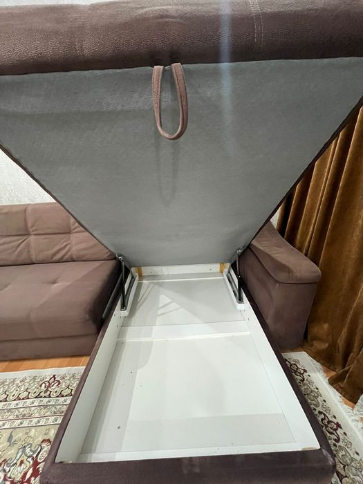 Продается диван в хорошем состоянии