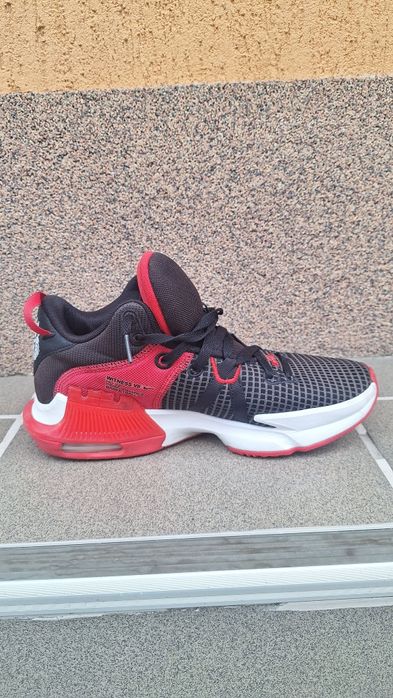 Adidasi Nike LeBron Witness 7, marimea 42, condiție foarte bună