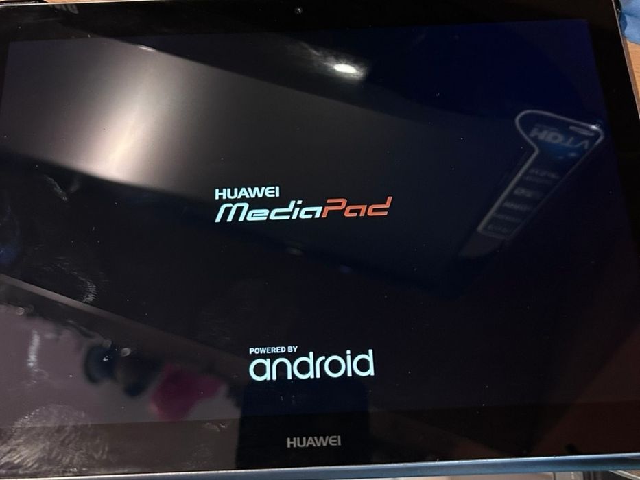 Лаптоп ASUS+подарък таблет HUAWEI