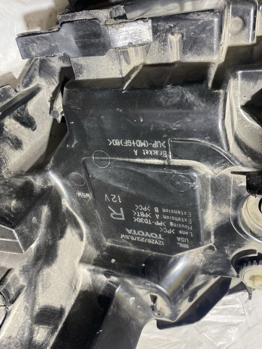 Продам фары на камри 70