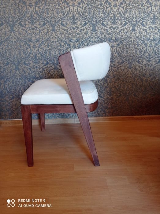 Scaune premium din lemn masiv