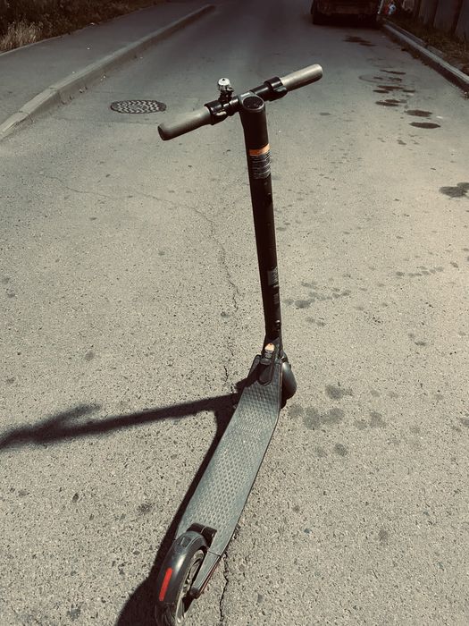 Электронный самокат ninebot