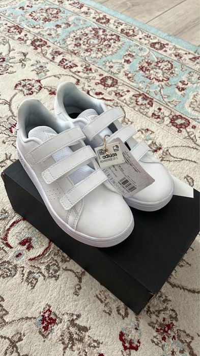 Продам кроссовки Adidas