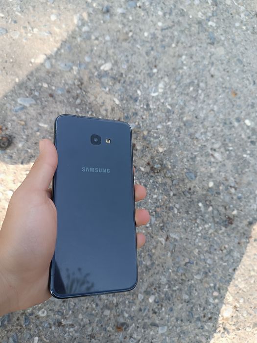 Samsung j4+ 32/2